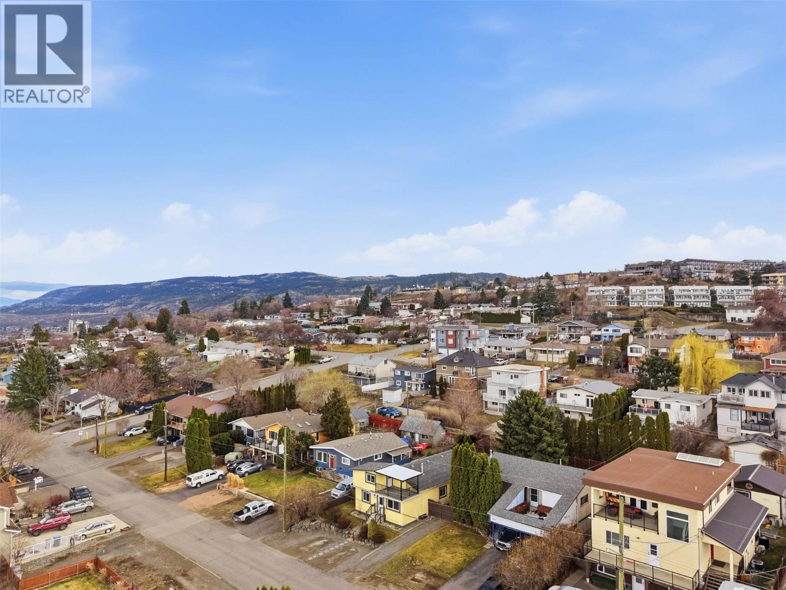 647 HEMLOCK STREET - 38