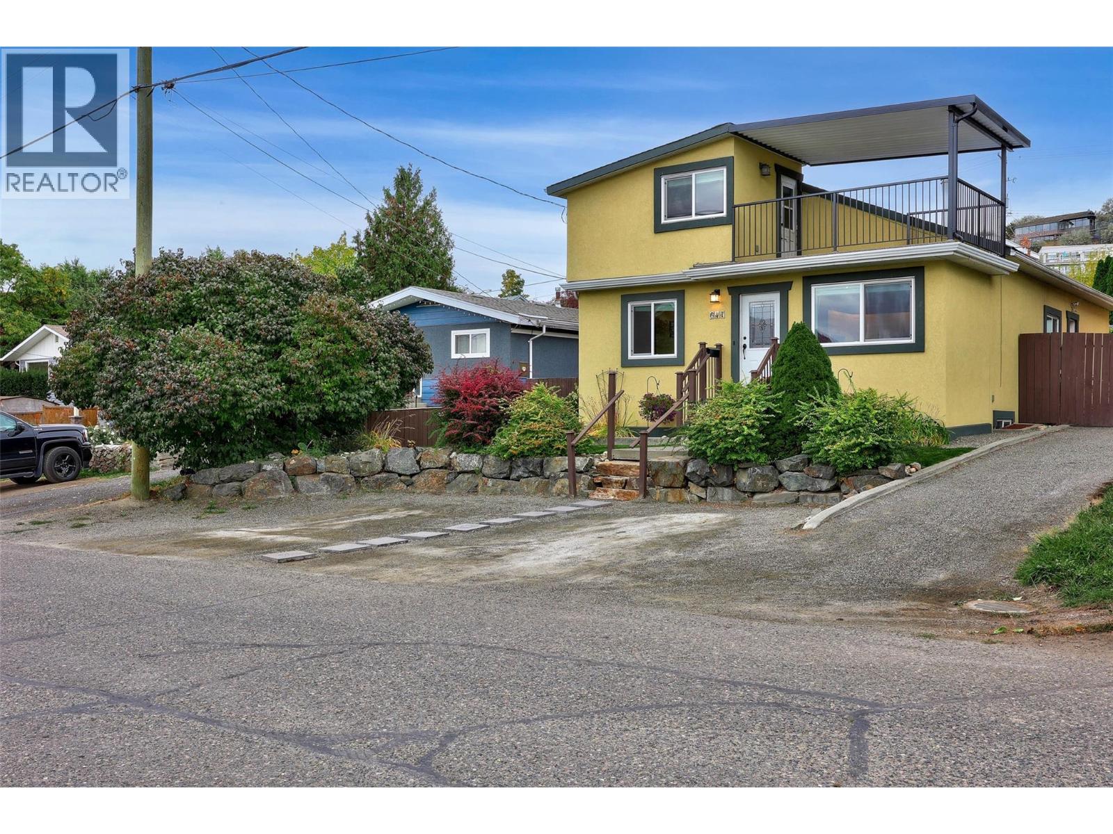 647 HEMLOCK STREET - 44