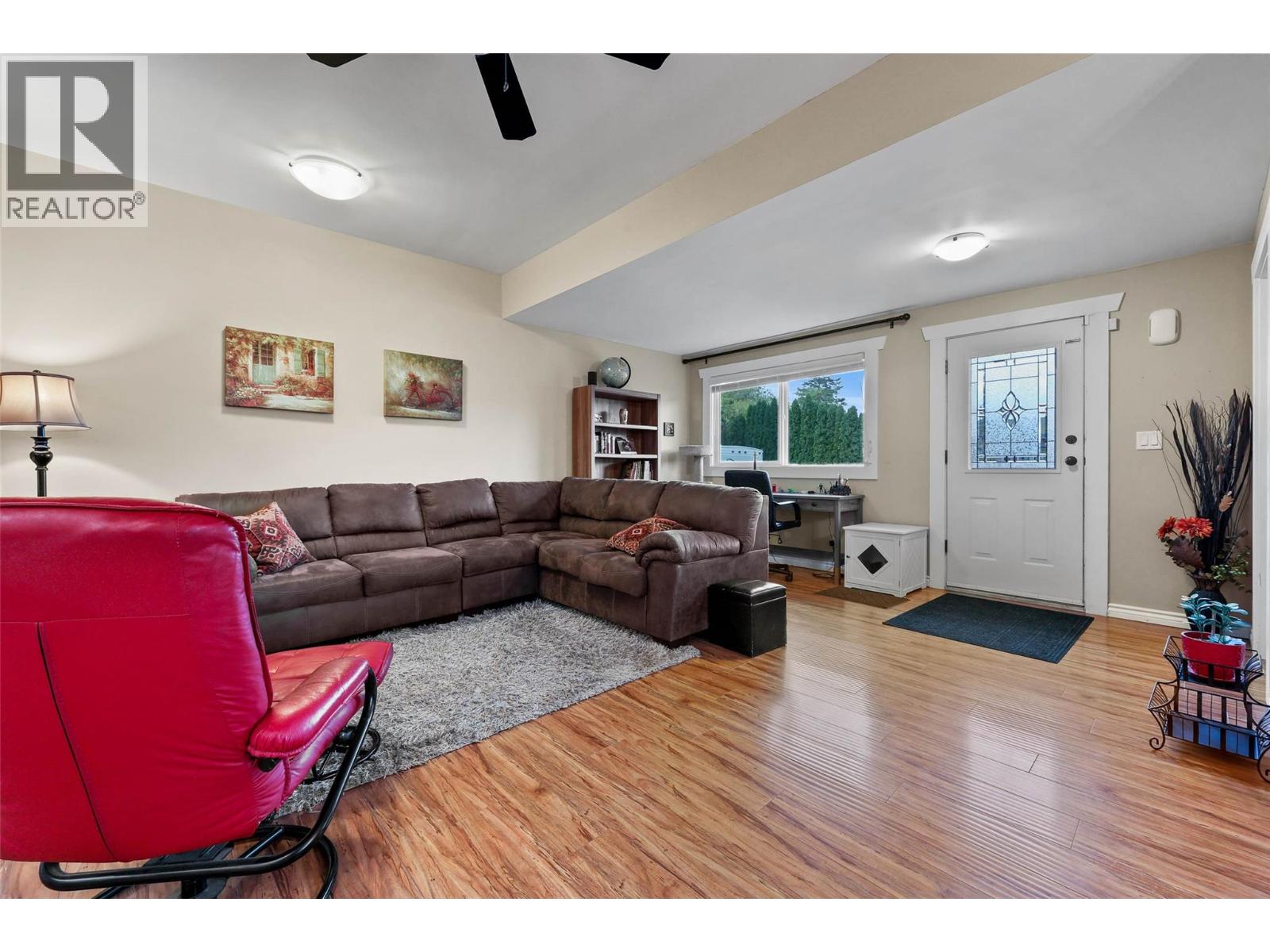 647 HEMLOCK STREET - 6