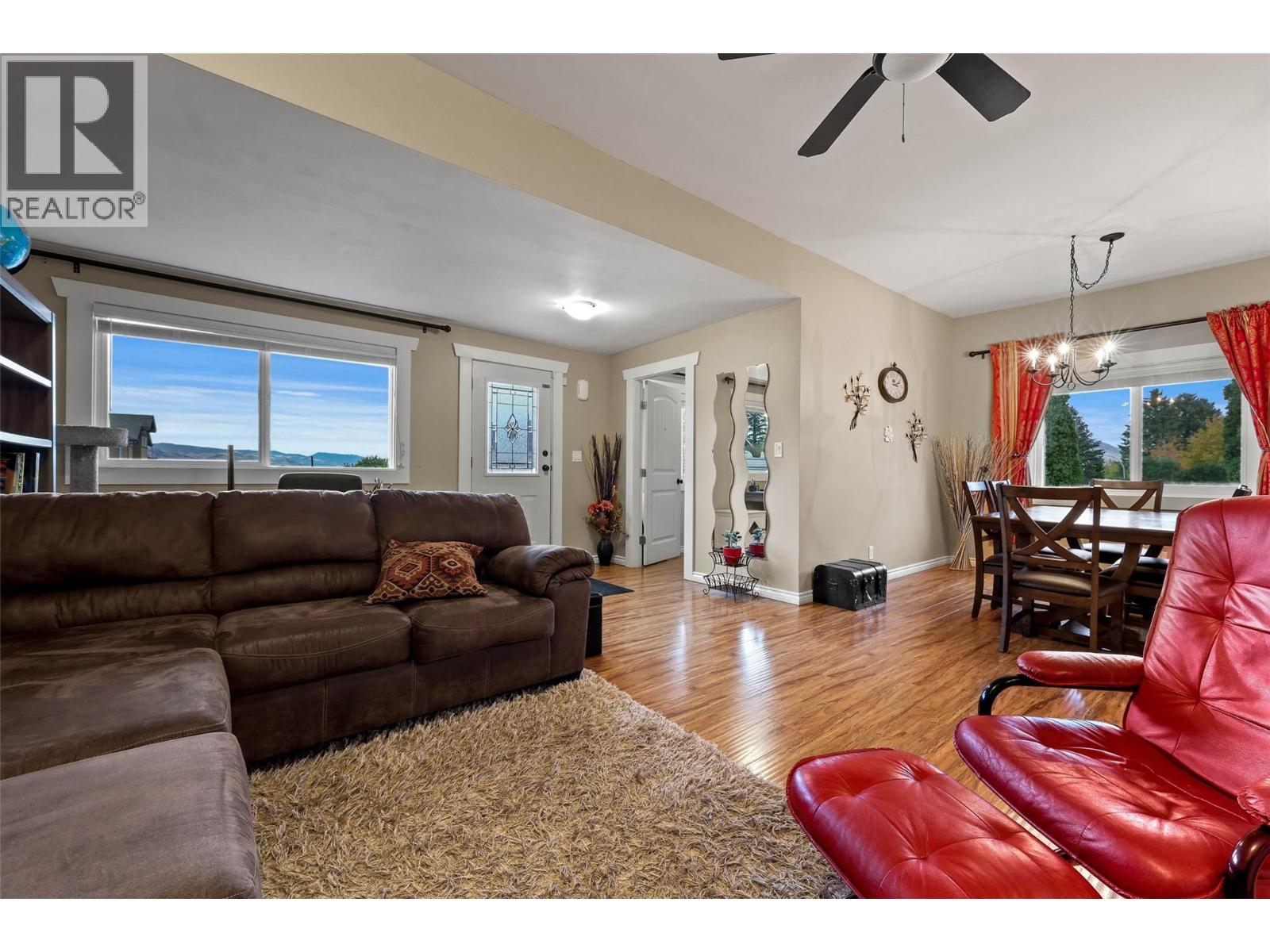 647 HEMLOCK STREET - 7