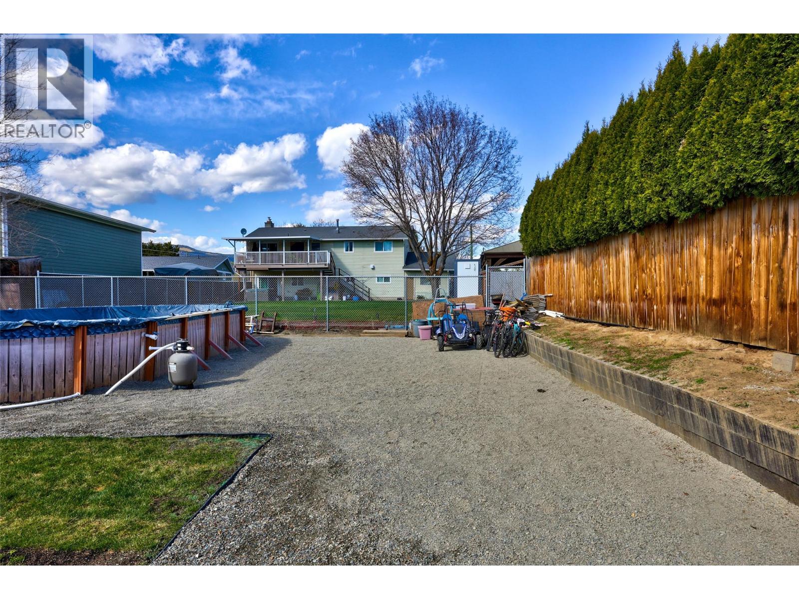 332 CHETWYND DRIVE - 25