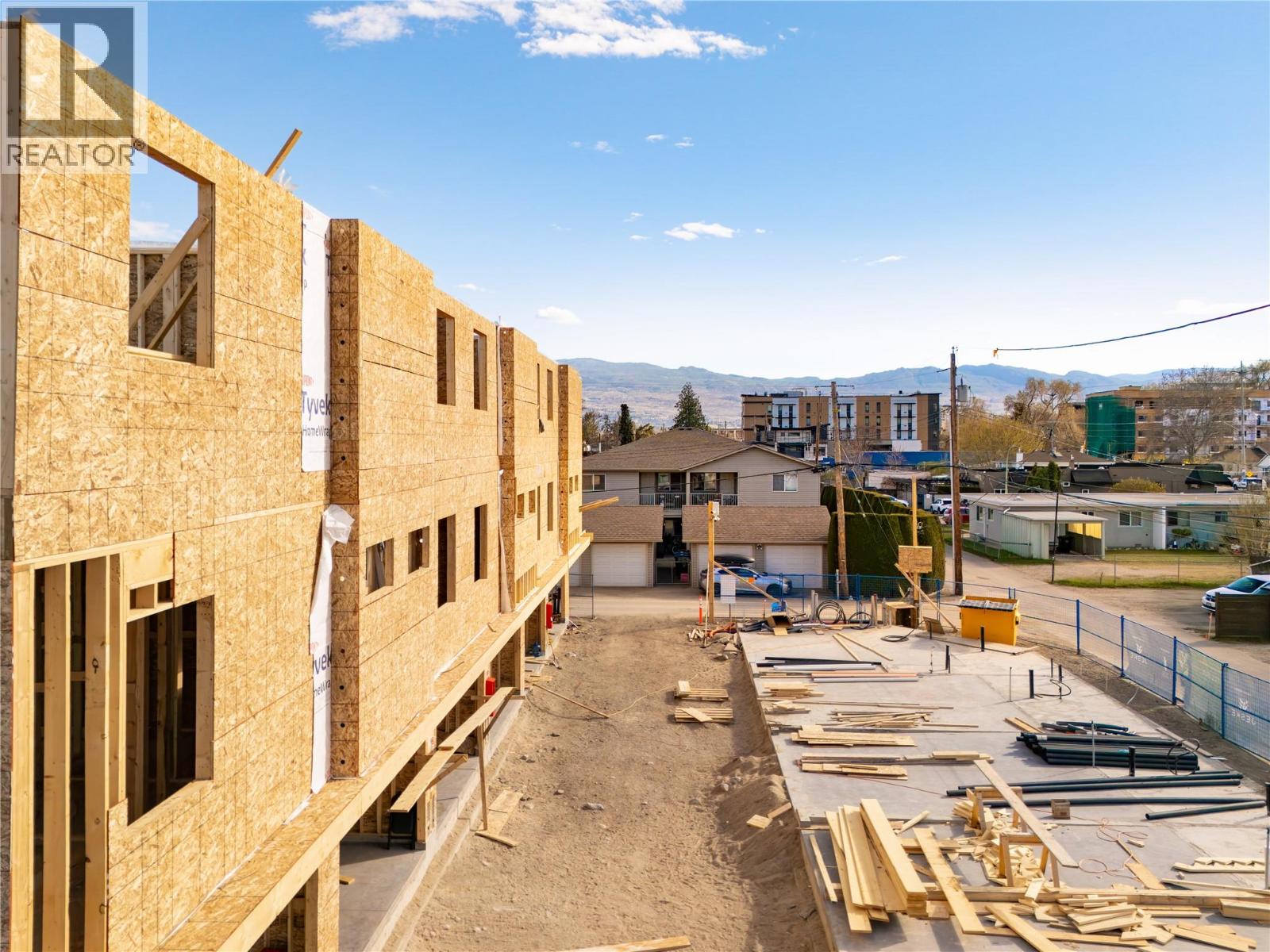 #1 735 MORRISON AVENUE - 13