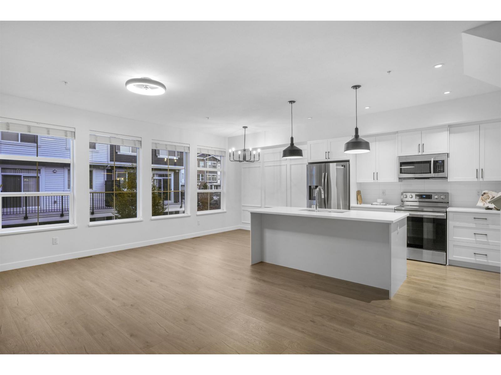 73 8371 202B STREET, Langley