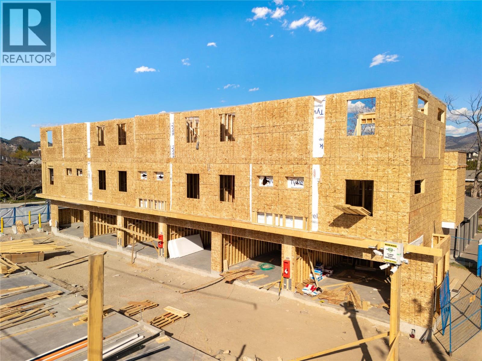 #3 735 MORRISON AVENUE - 16