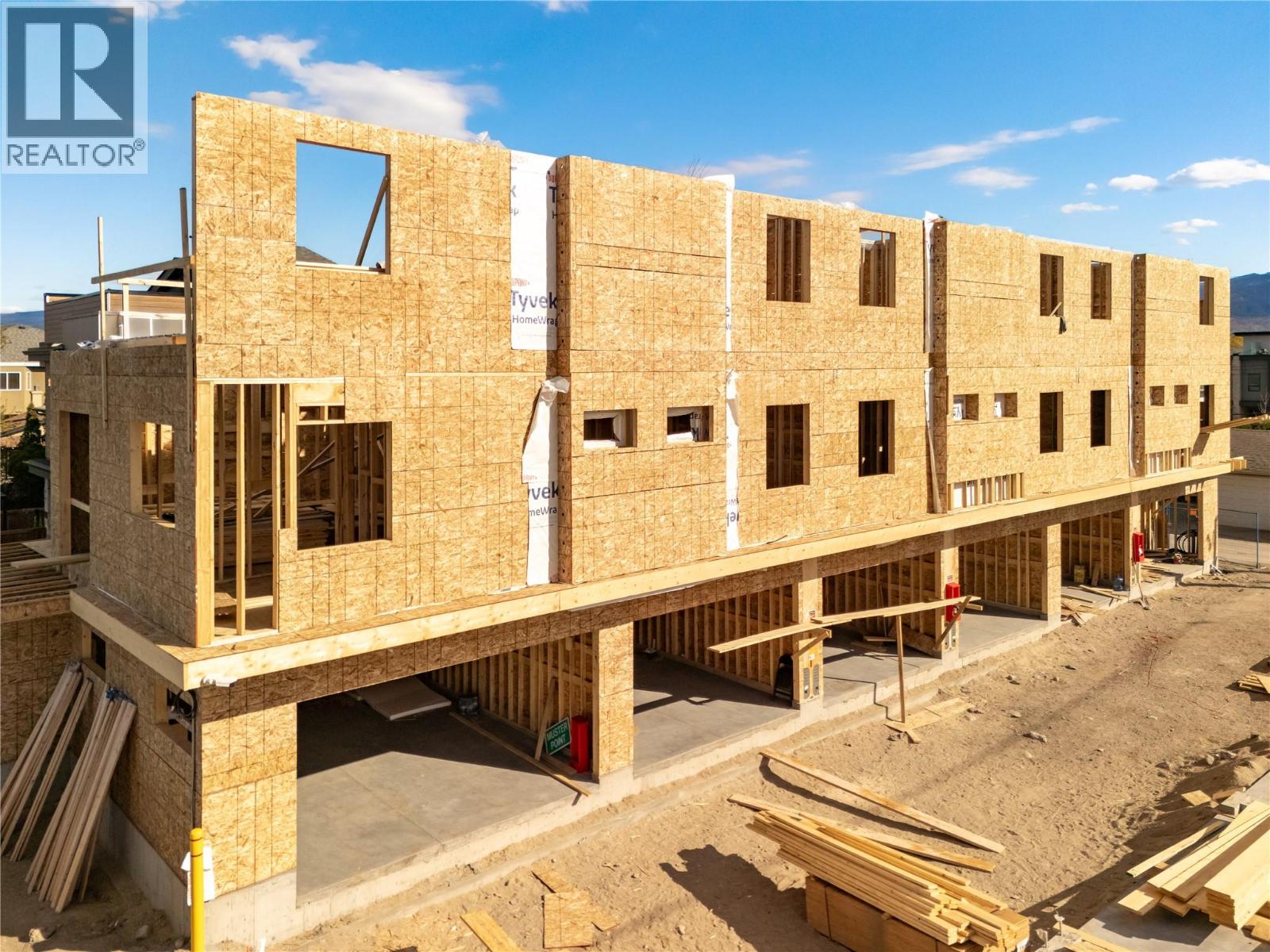 #3 735 MORRISON AVENUE - 20