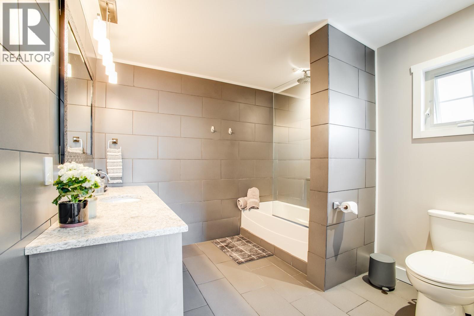 819 Cadder Avenue - 35