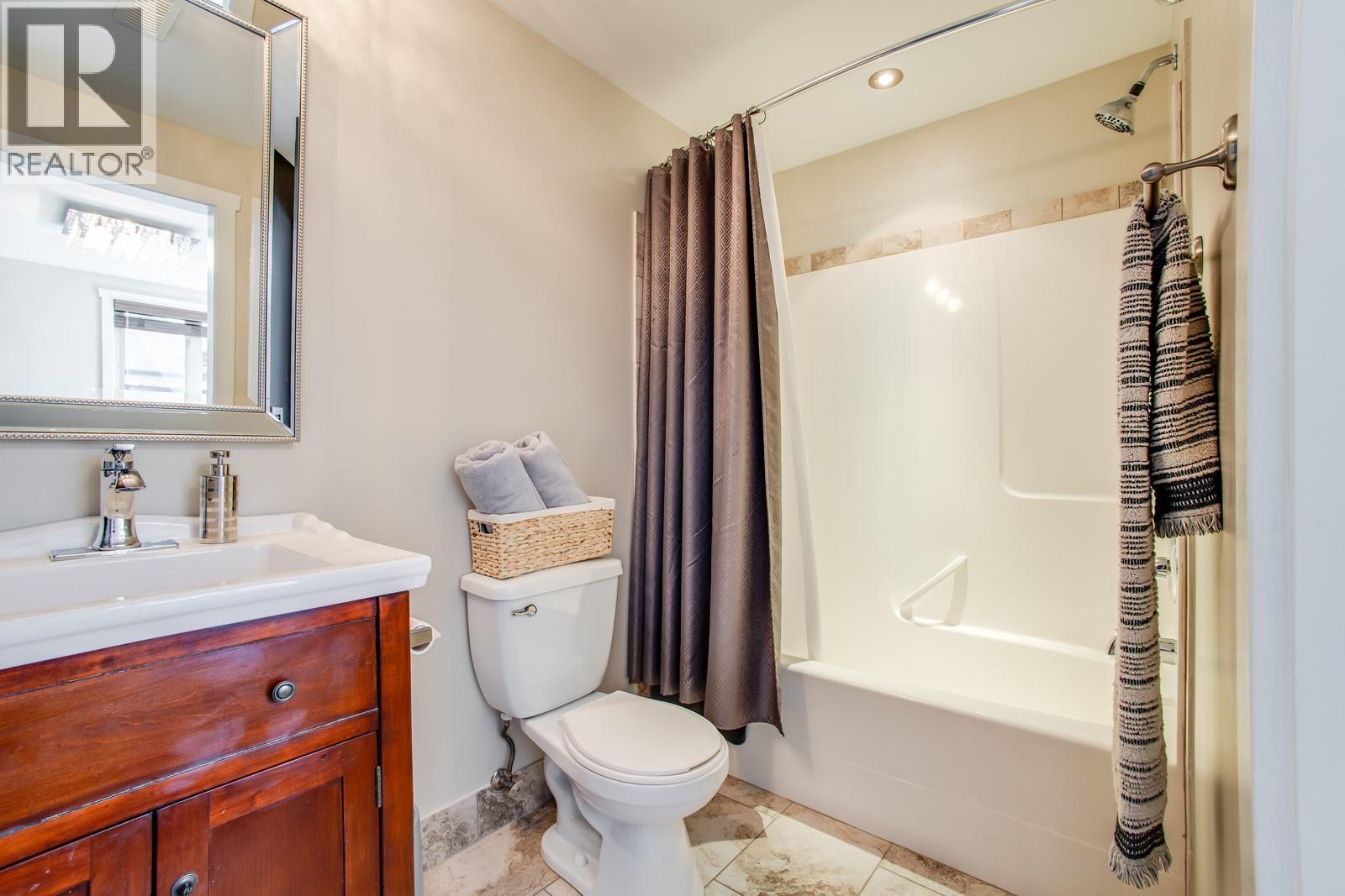 819 CADDER AVENUE - 48