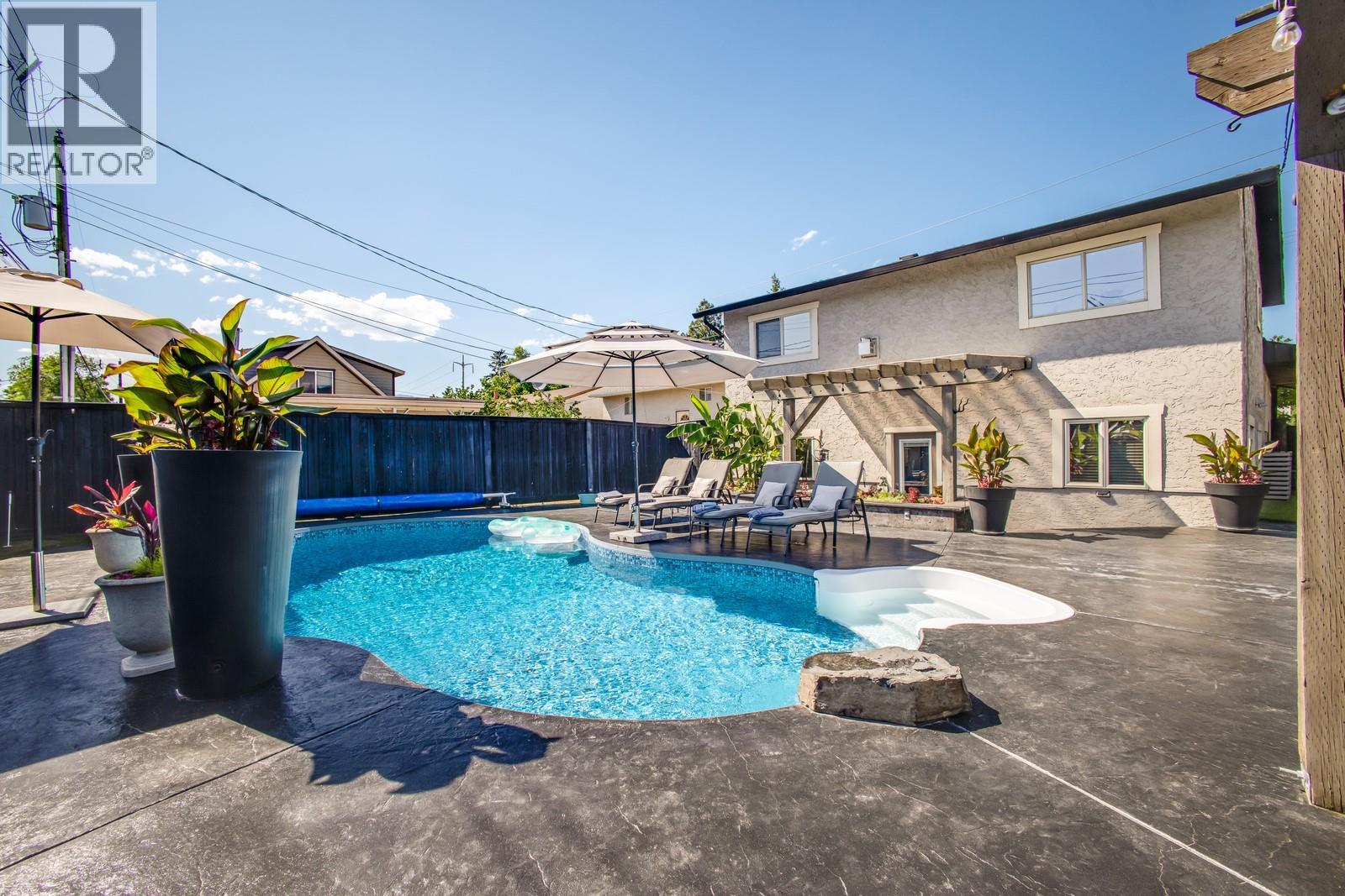 819 CADDER AVENUE - 15