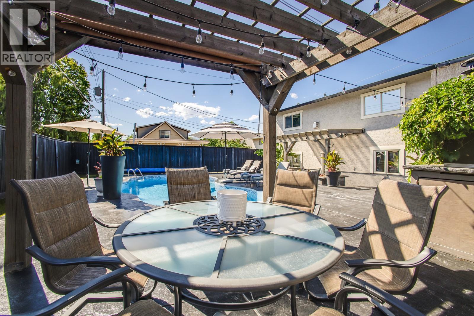 819 CADDER AVENUE - 22