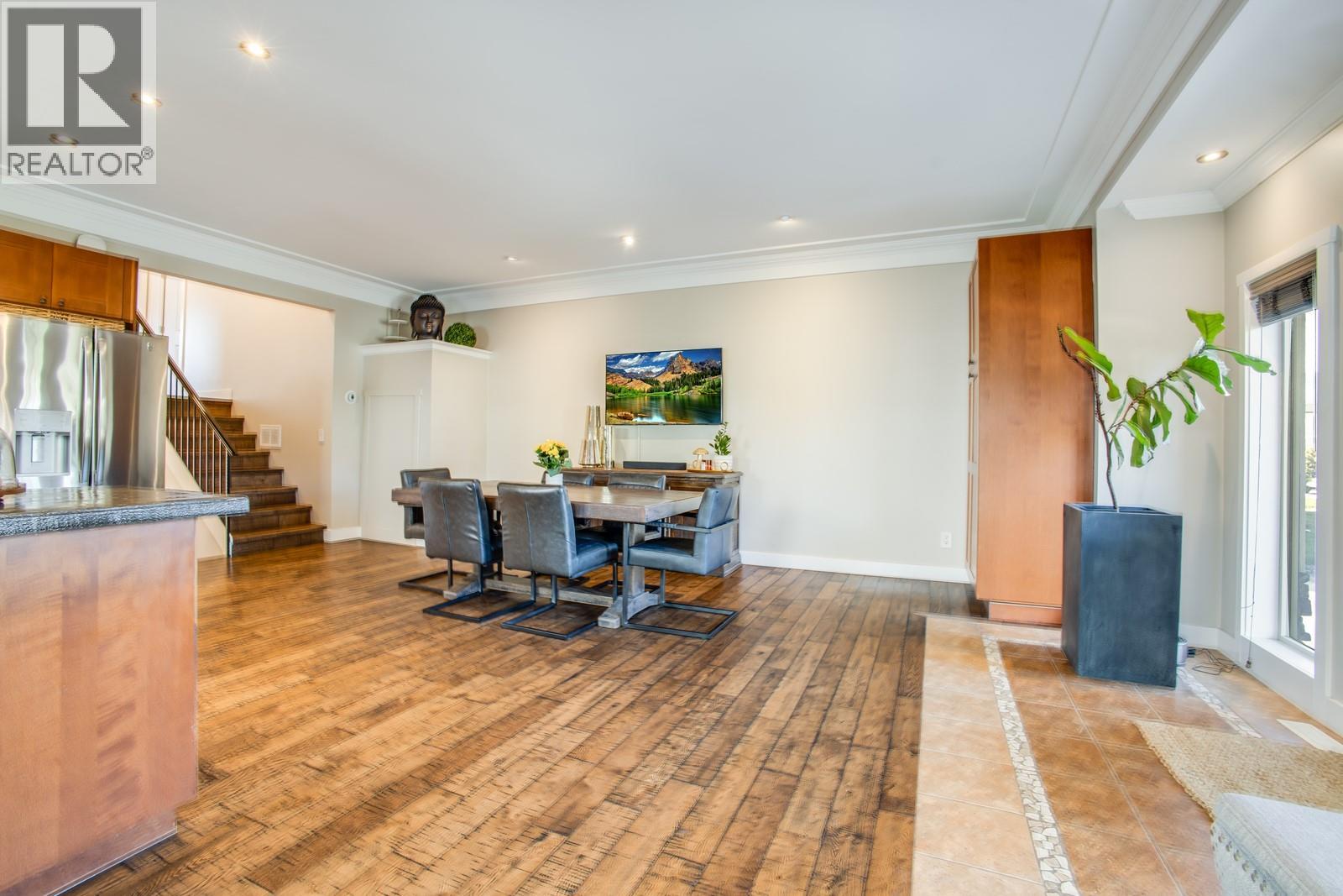 819 CADDER AVENUE - 12