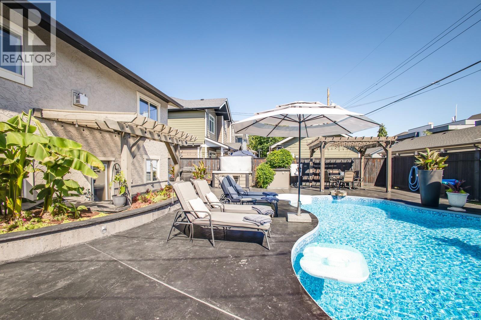 819 CADDER AVENUE - 25