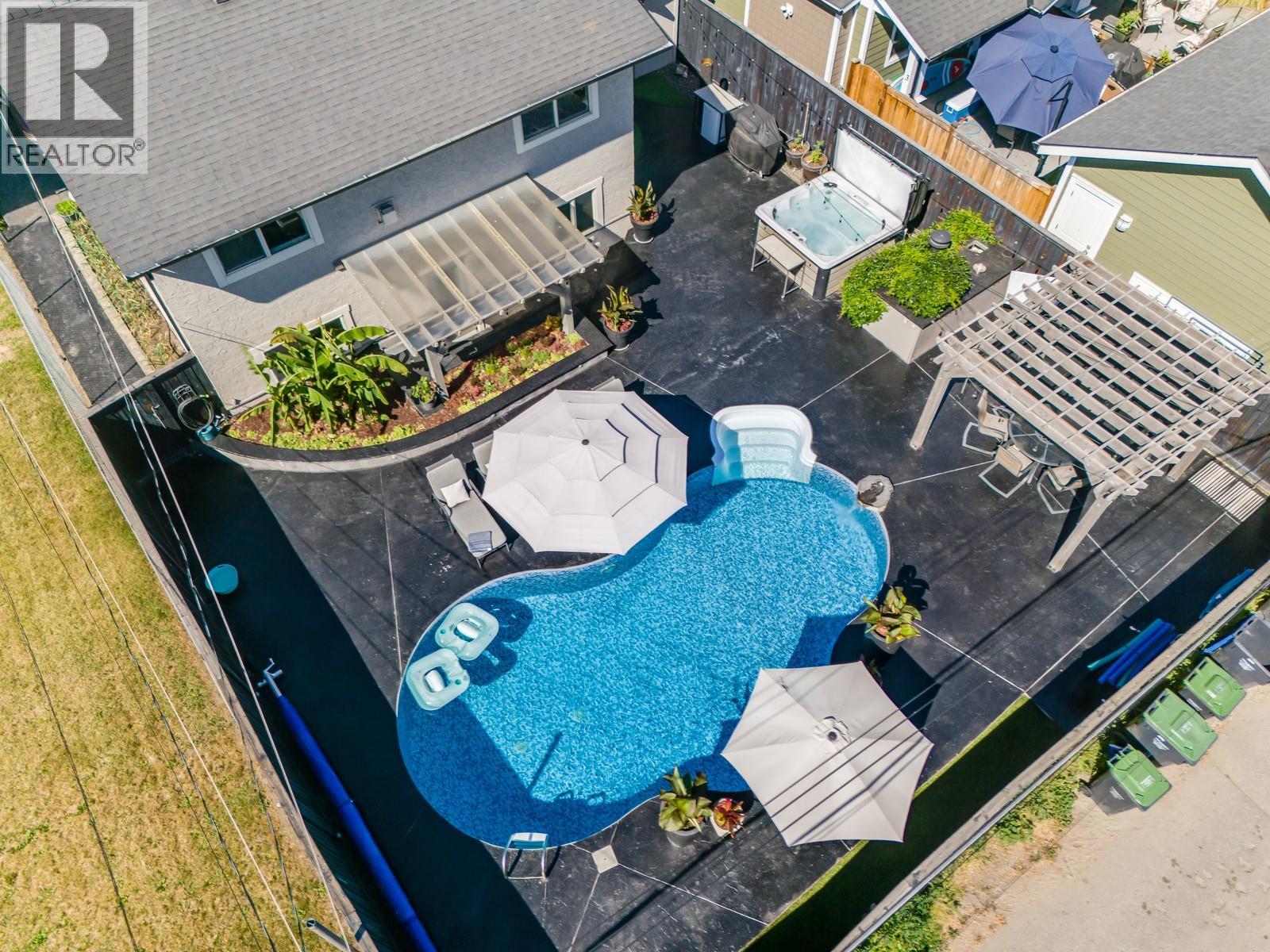 819 Cadder Avenue - 2