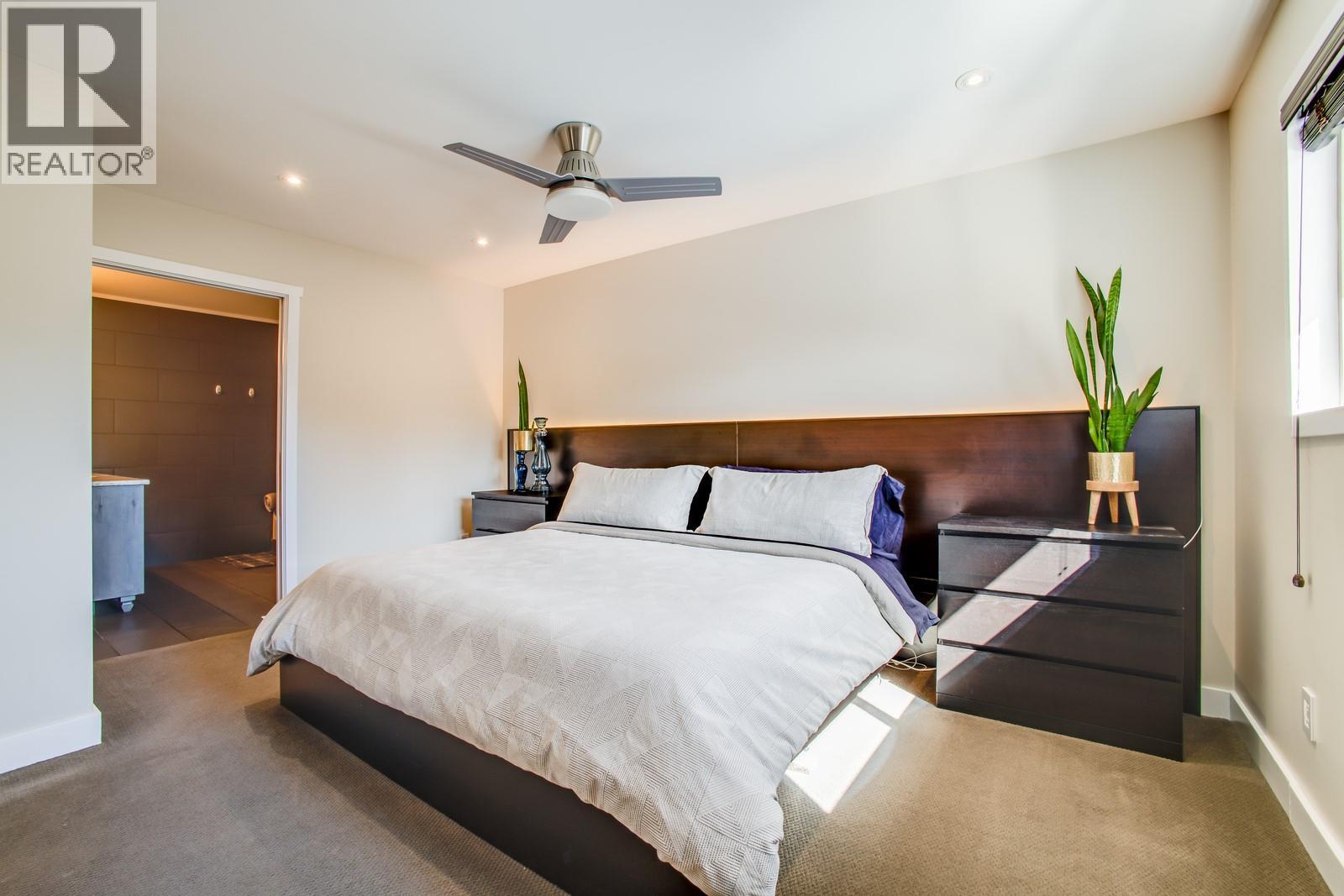 819 CADDER AVENUE - 27