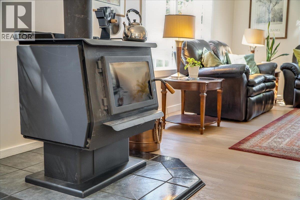 210 BAYVIEW STREET - 15