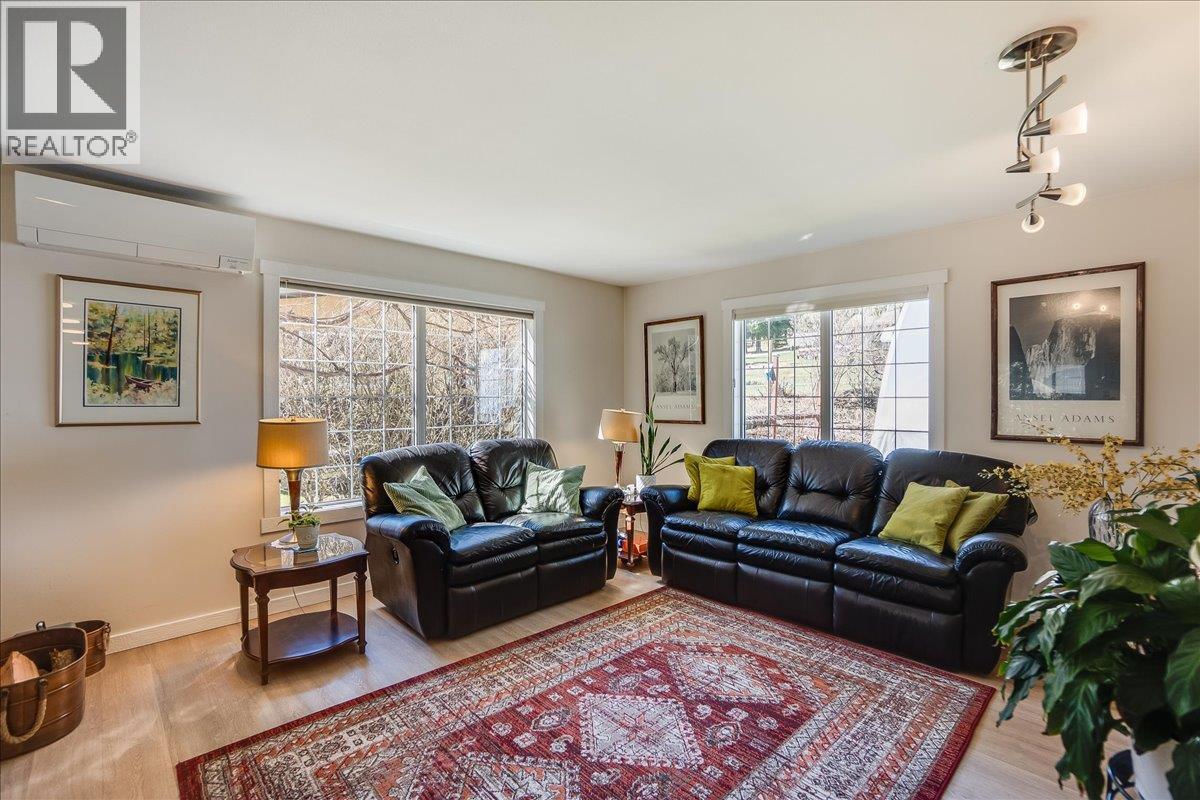 210 BAYVIEW STREET - 12