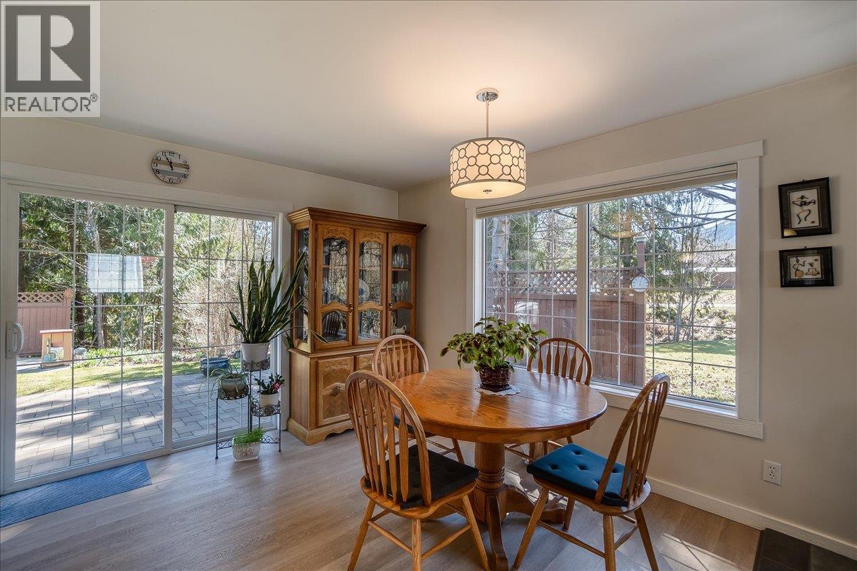 210 BAYVIEW STREET - 8