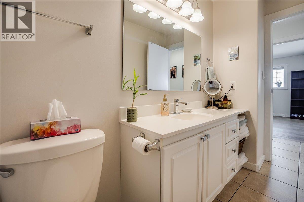 210 BAYVIEW STREET - 25