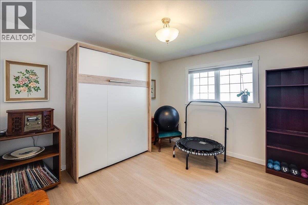 210 BAYVIEW STREET - 23