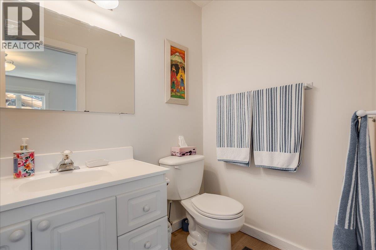 210 BAYVIEW STREET - 22