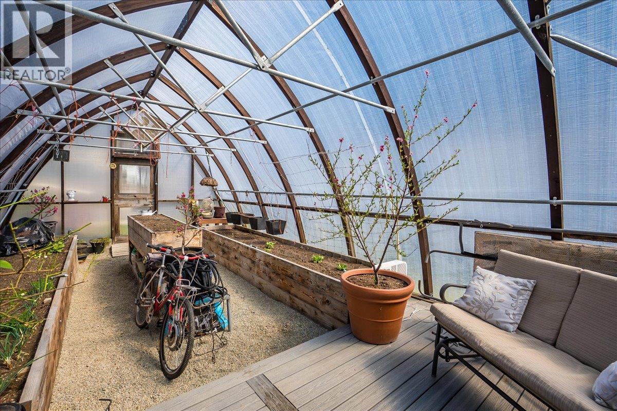 210 BAYVIEW STREET - 33