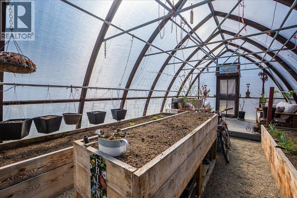 210 BAYVIEW STREET - 32