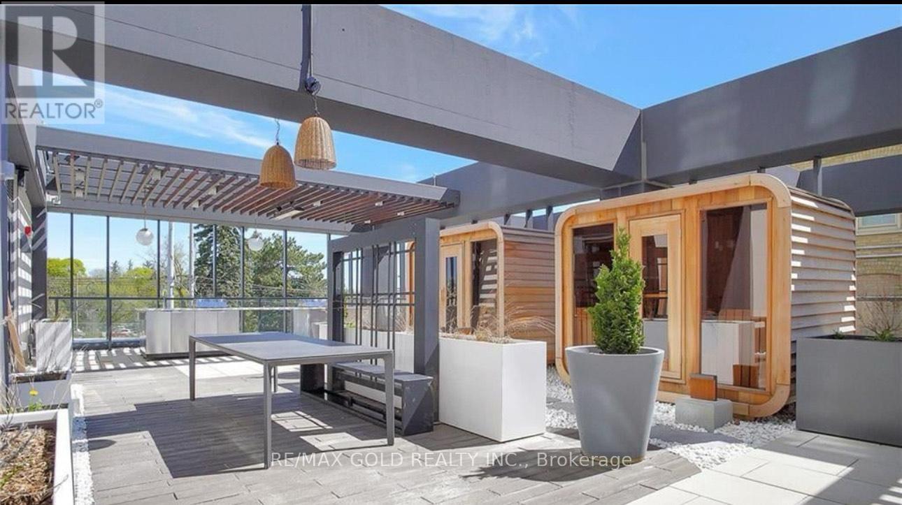 #1302 741 KING STREET - 11