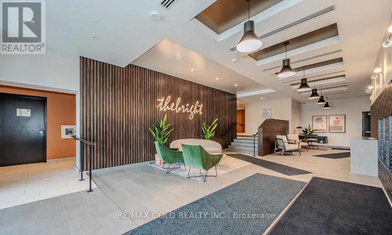 #1302 741 KING STREET - 15