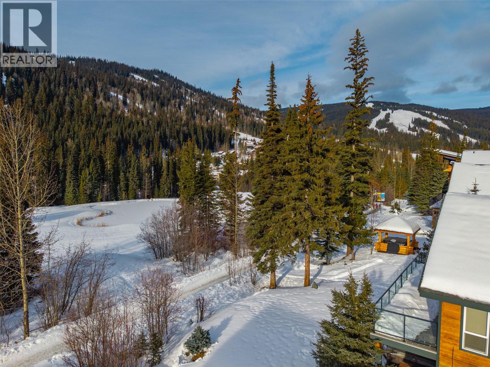 2444 FAIRWAYS DRIVE - 20