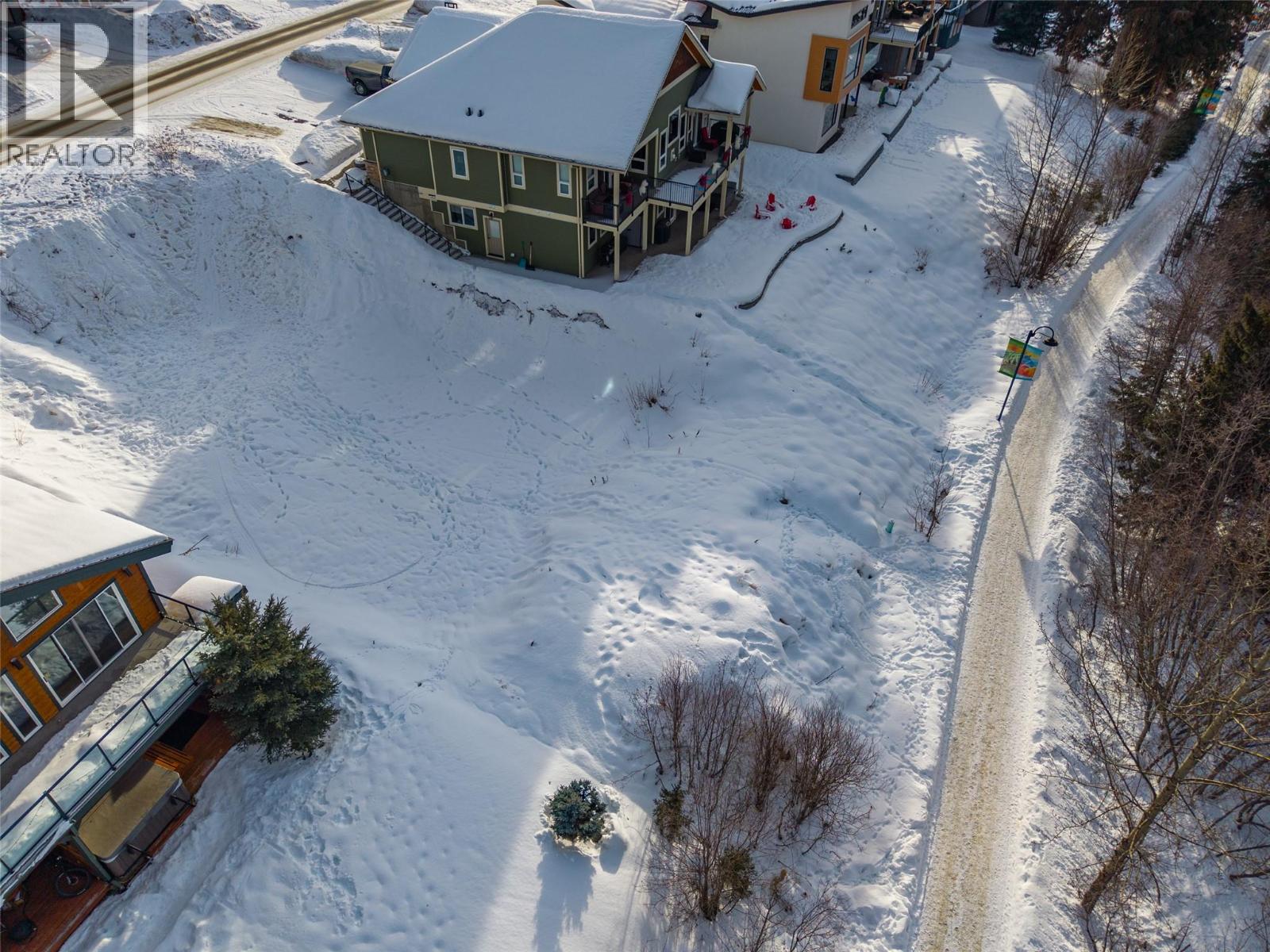 2444 FAIRWAYS DRIVE - 22