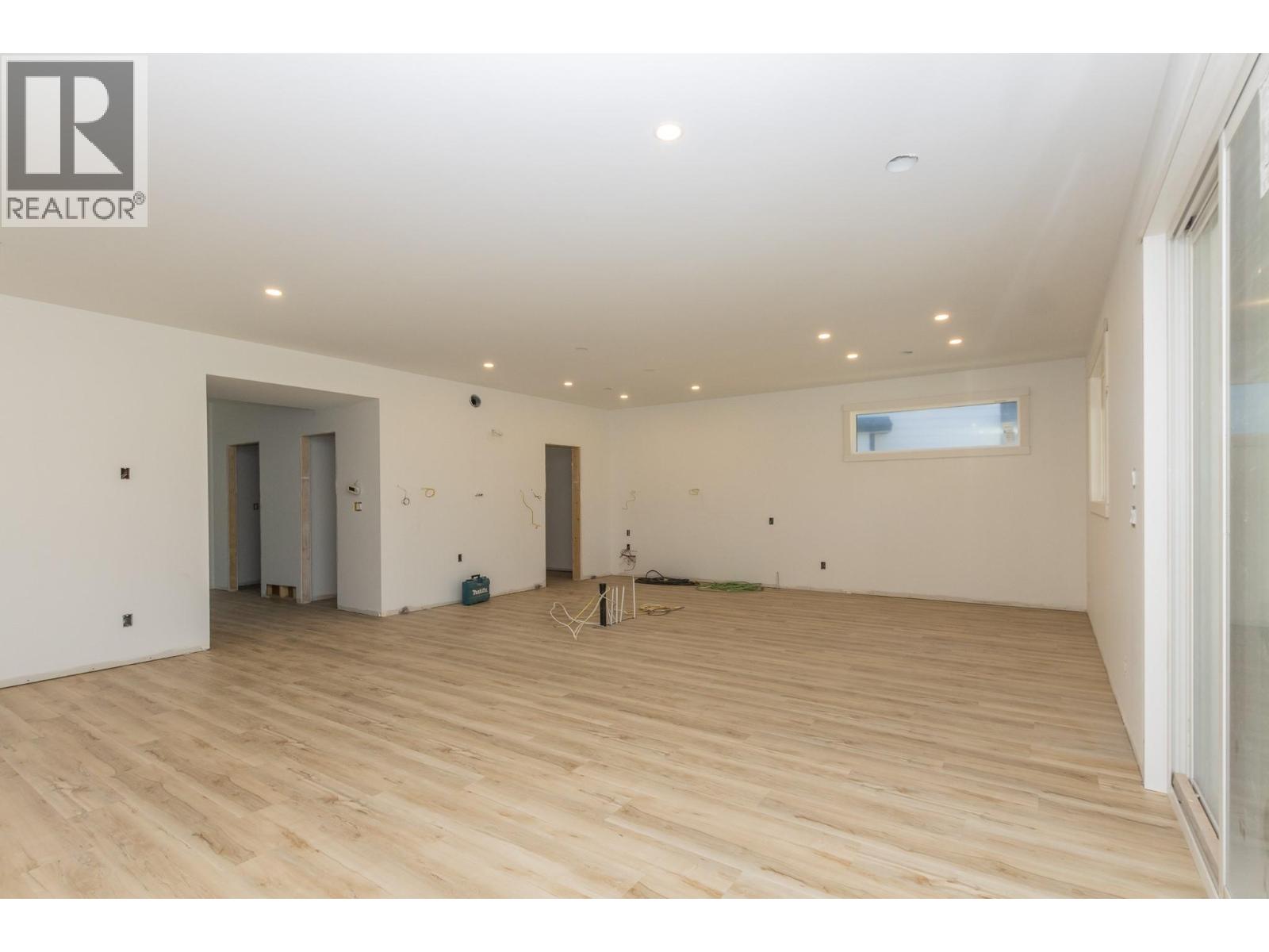 1500 21 STREET NE - 6