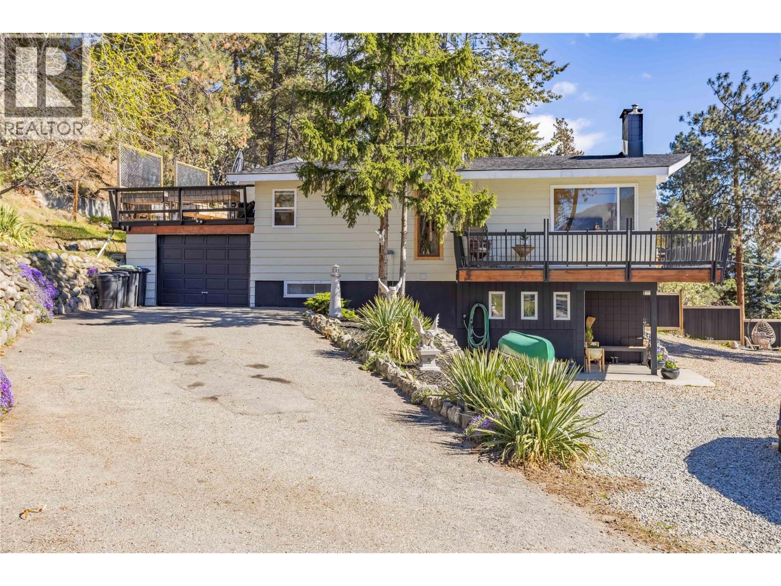 3991 Desert Pines Avenue, Peachland