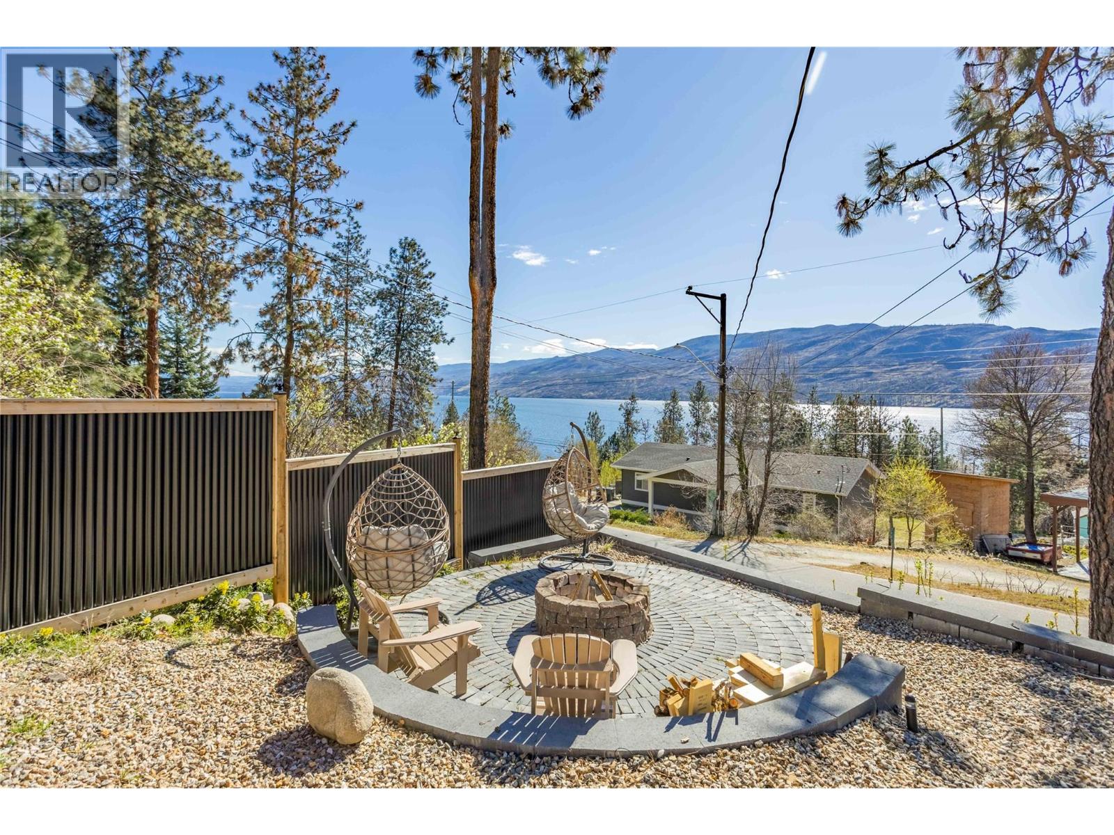 3991 Desert Pines Avenue, Peachland