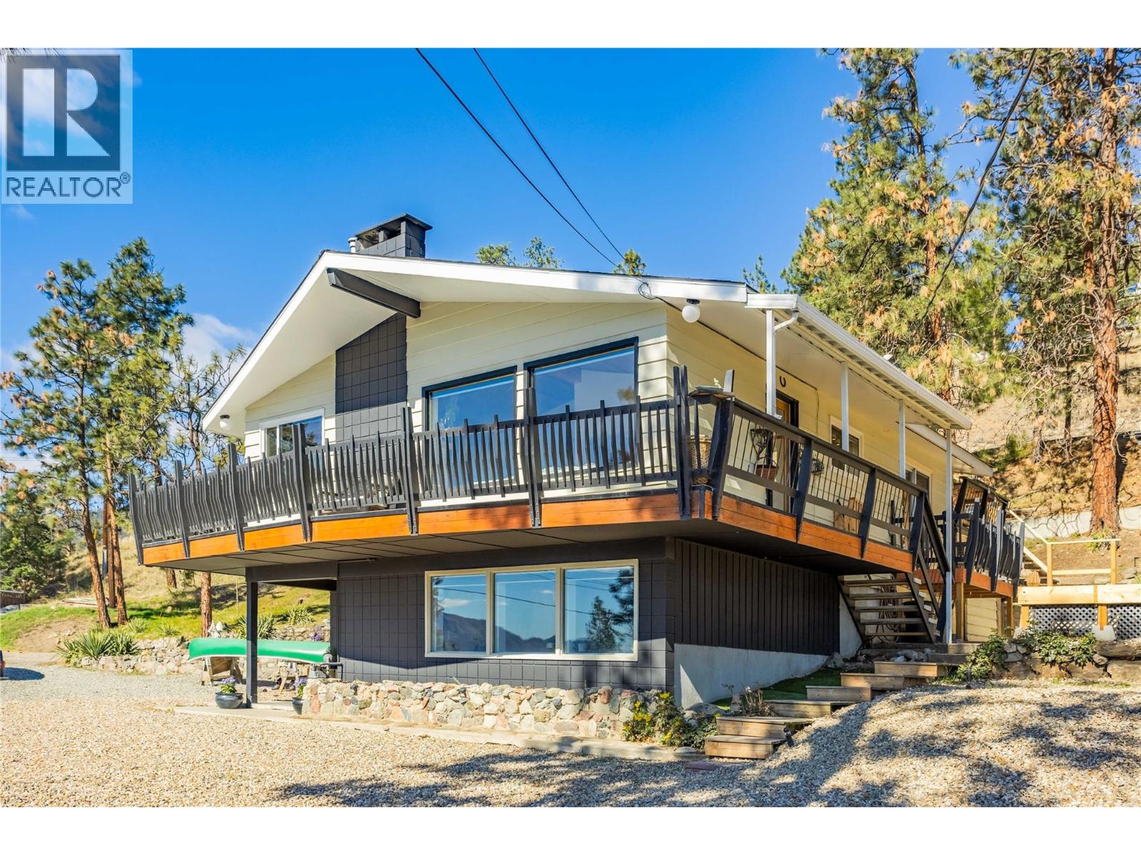 3991 Desert Pines Avenue, Peachland