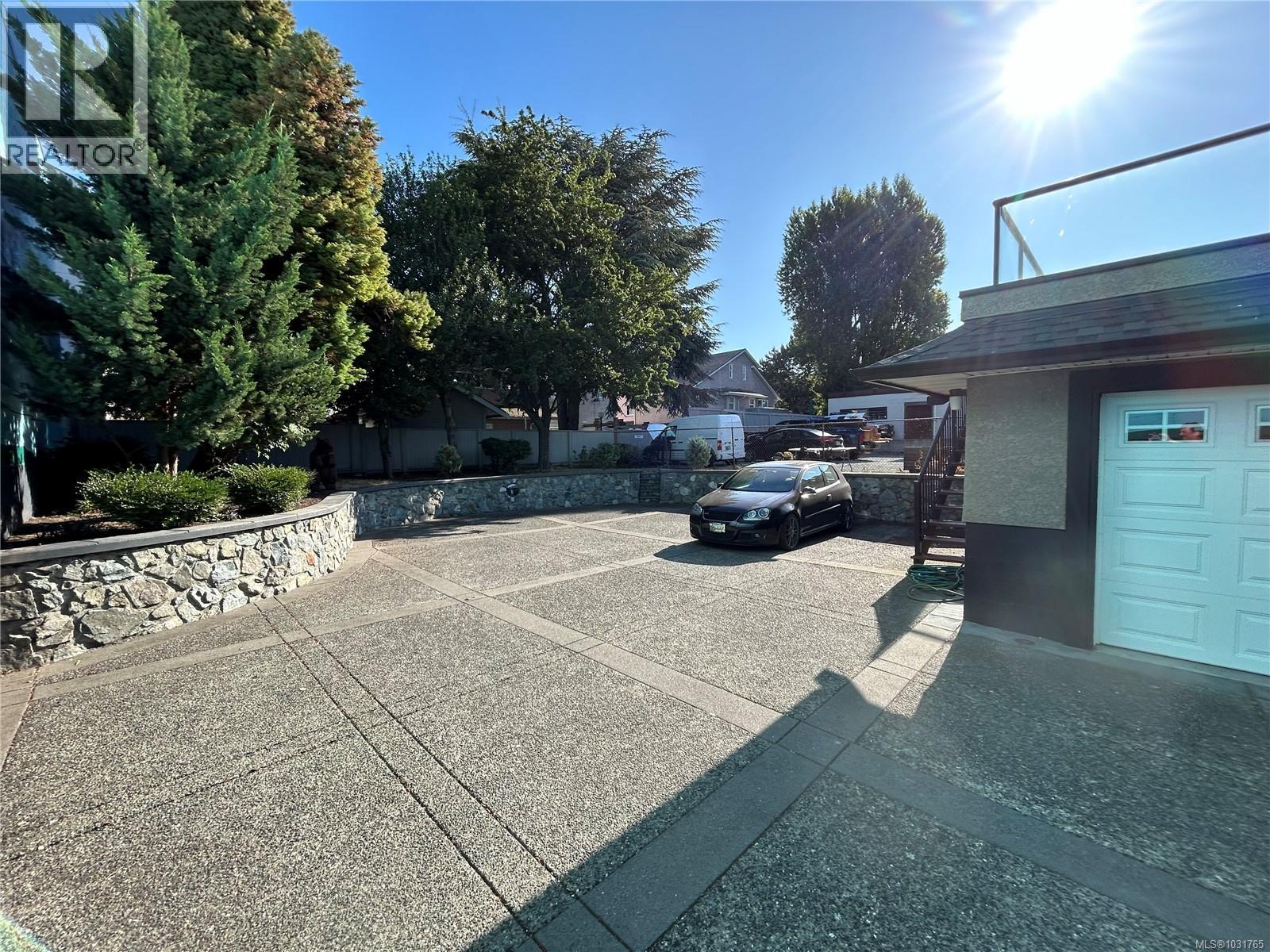 1012 North Park St - 22