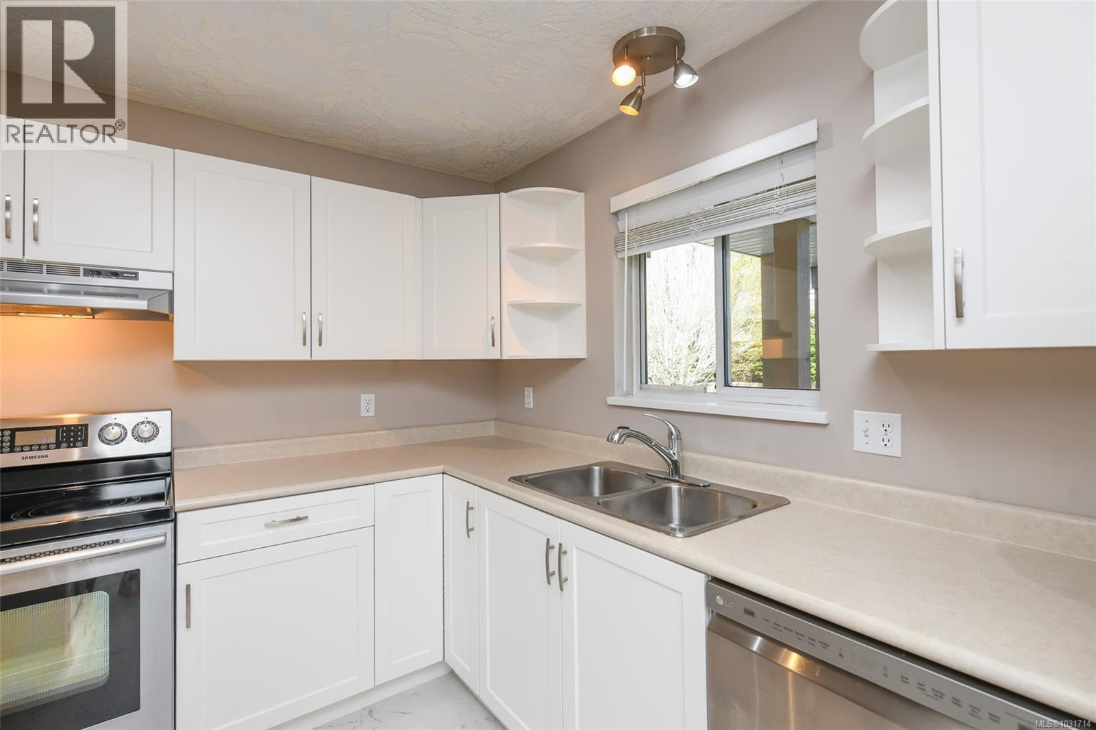 #205 4692 ALDERWOOD PL - 14