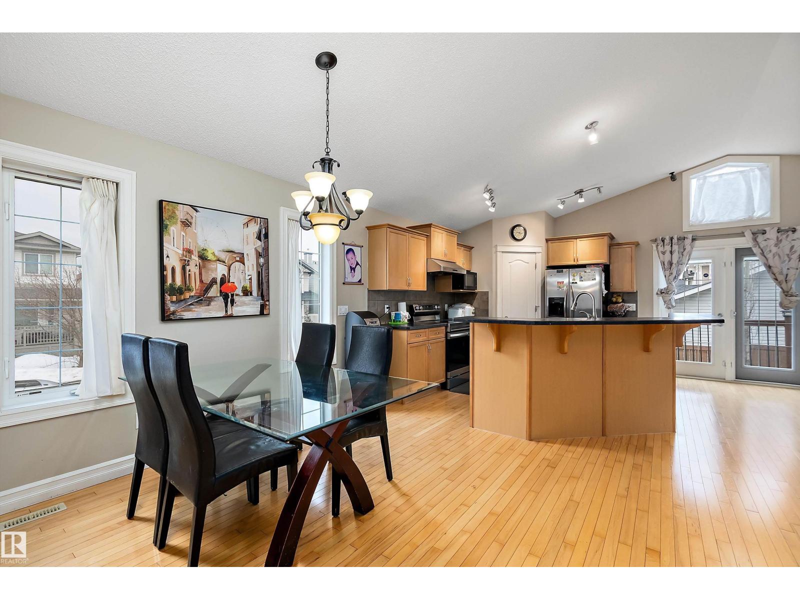 16748 118 ST NW - 6