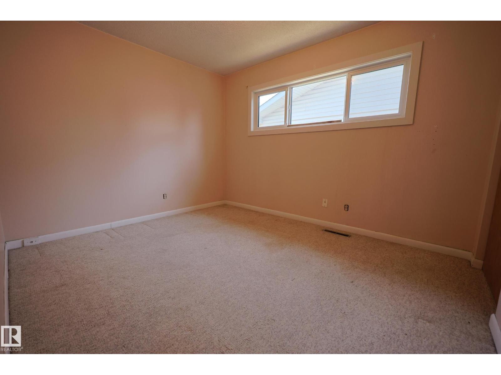 15725 95 AV NW, Edmonton