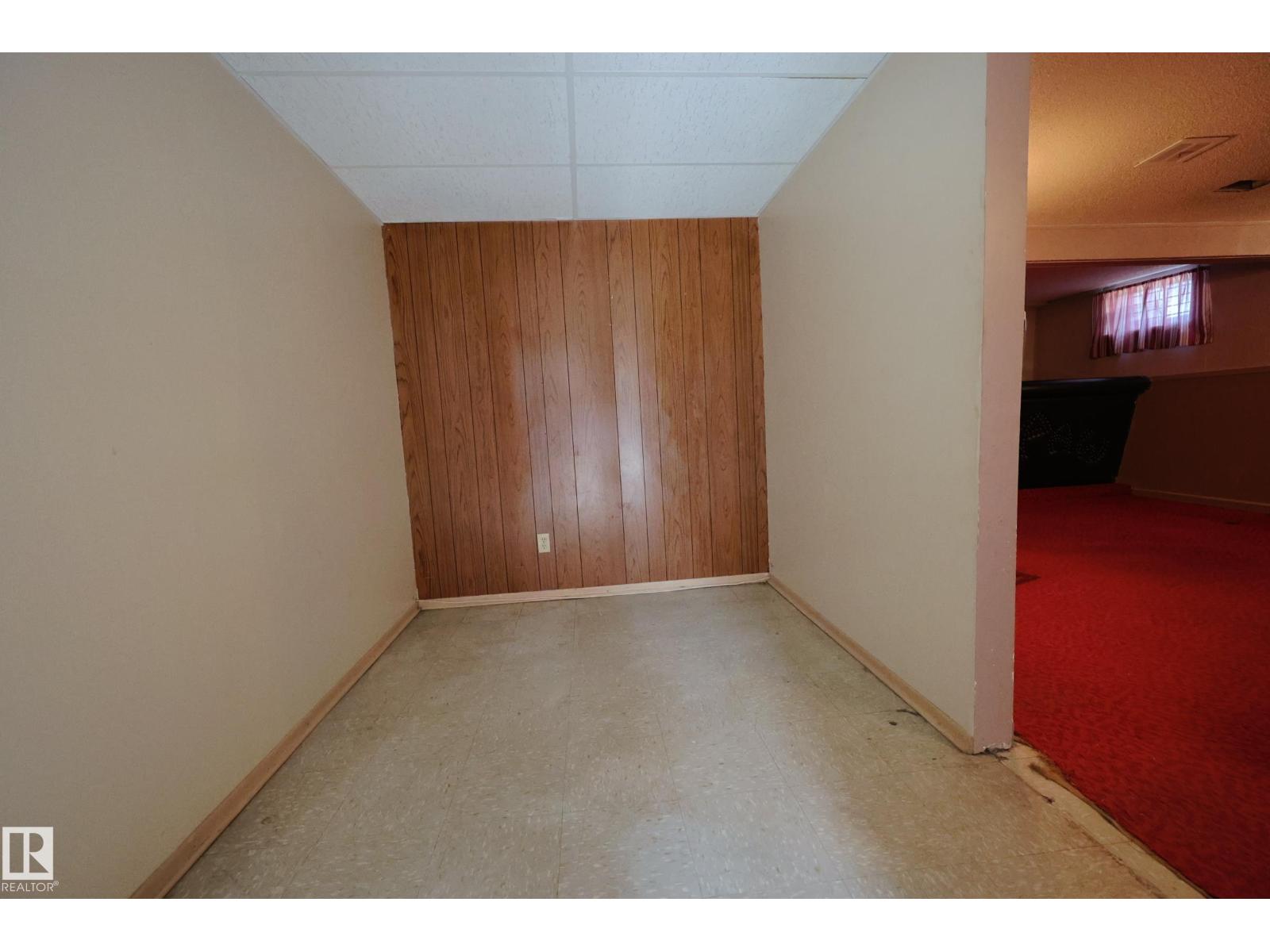 15725 95 AV NW, Edmonton