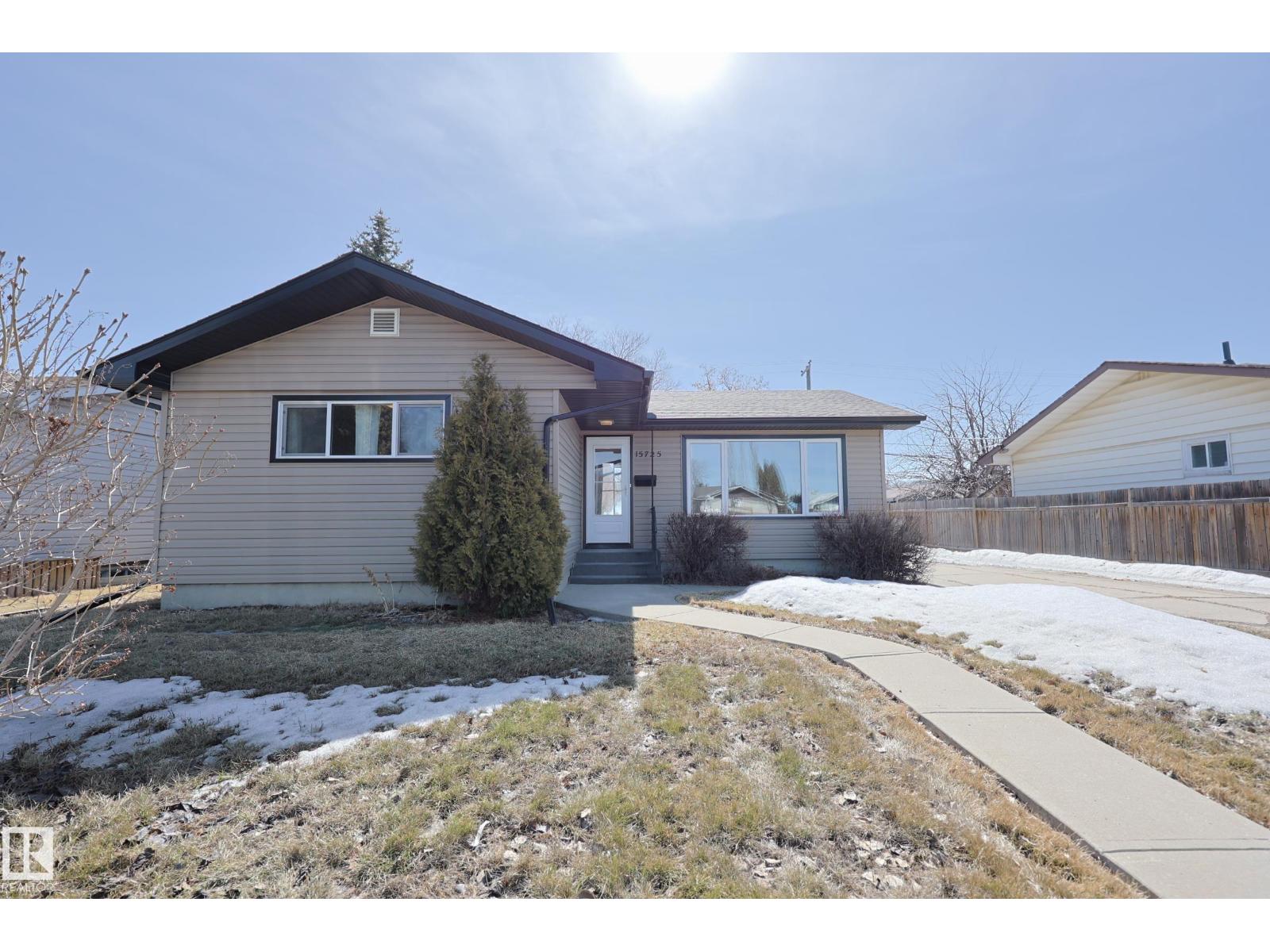 15725 95 AV NW, Edmonton
