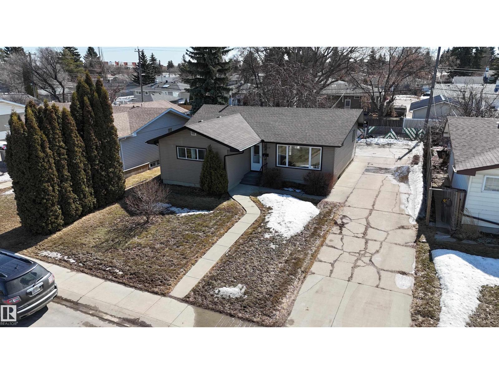 15725 95 AV NW, Edmonton