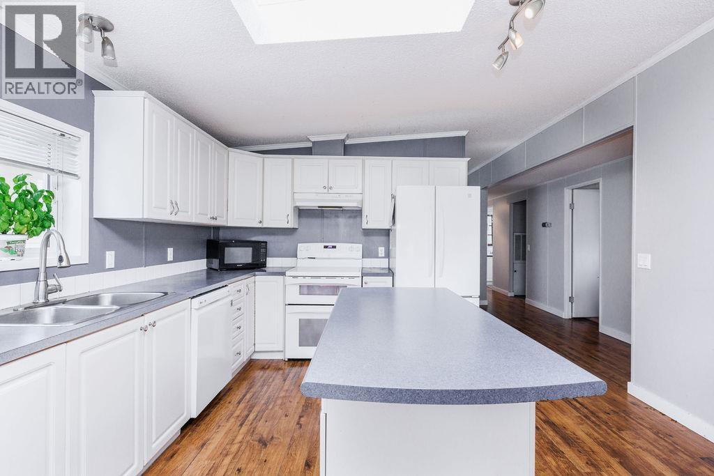 760 HILLCREST ROAD, Gibsons