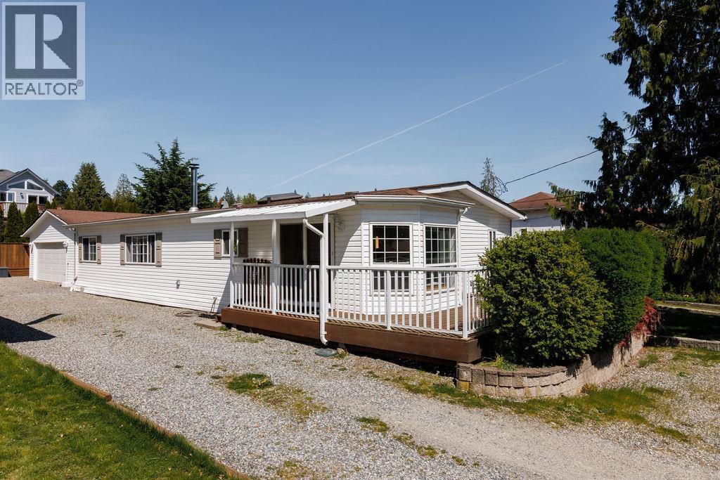 760 HILLCREST ROAD, Gibsons