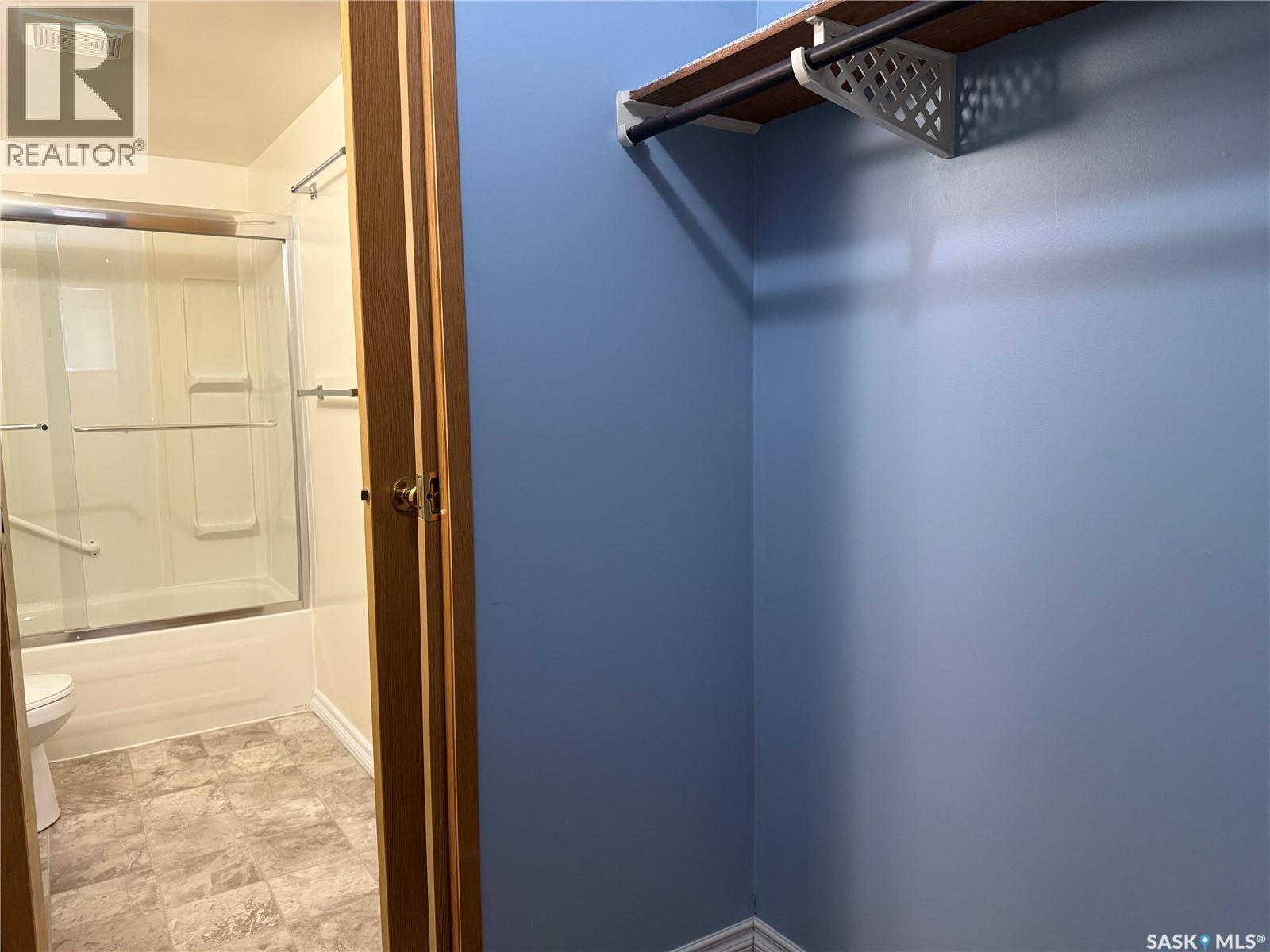 #101C 59 WOOD LILY DRIVE - 35