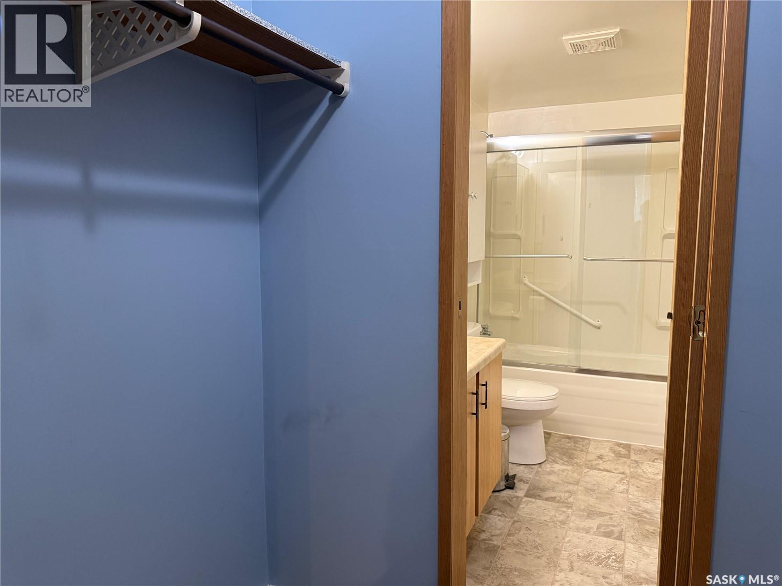 #101C 59 WOOD LILY DRIVE - 36