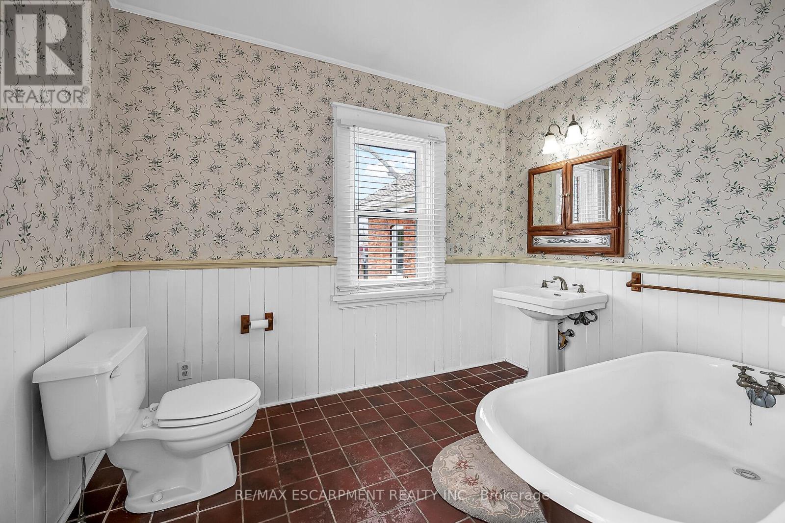 141 MOUNT ALBION ROAD - 37