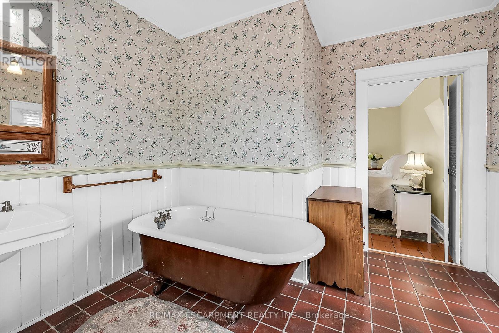 141 MOUNT ALBION ROAD - 38
