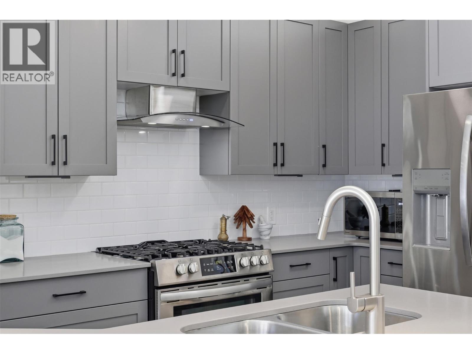 #204 651 DUNES DRIVE - 5