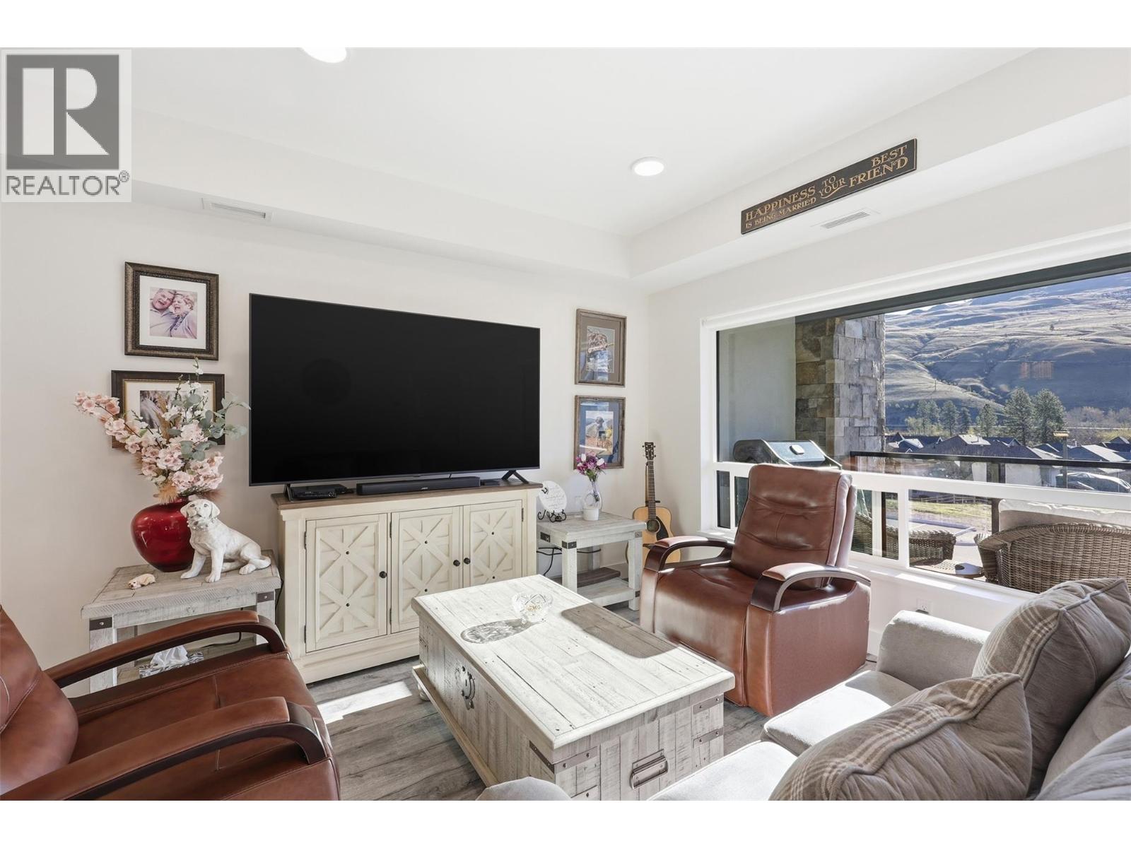 #204 651 DUNES DRIVE - 11