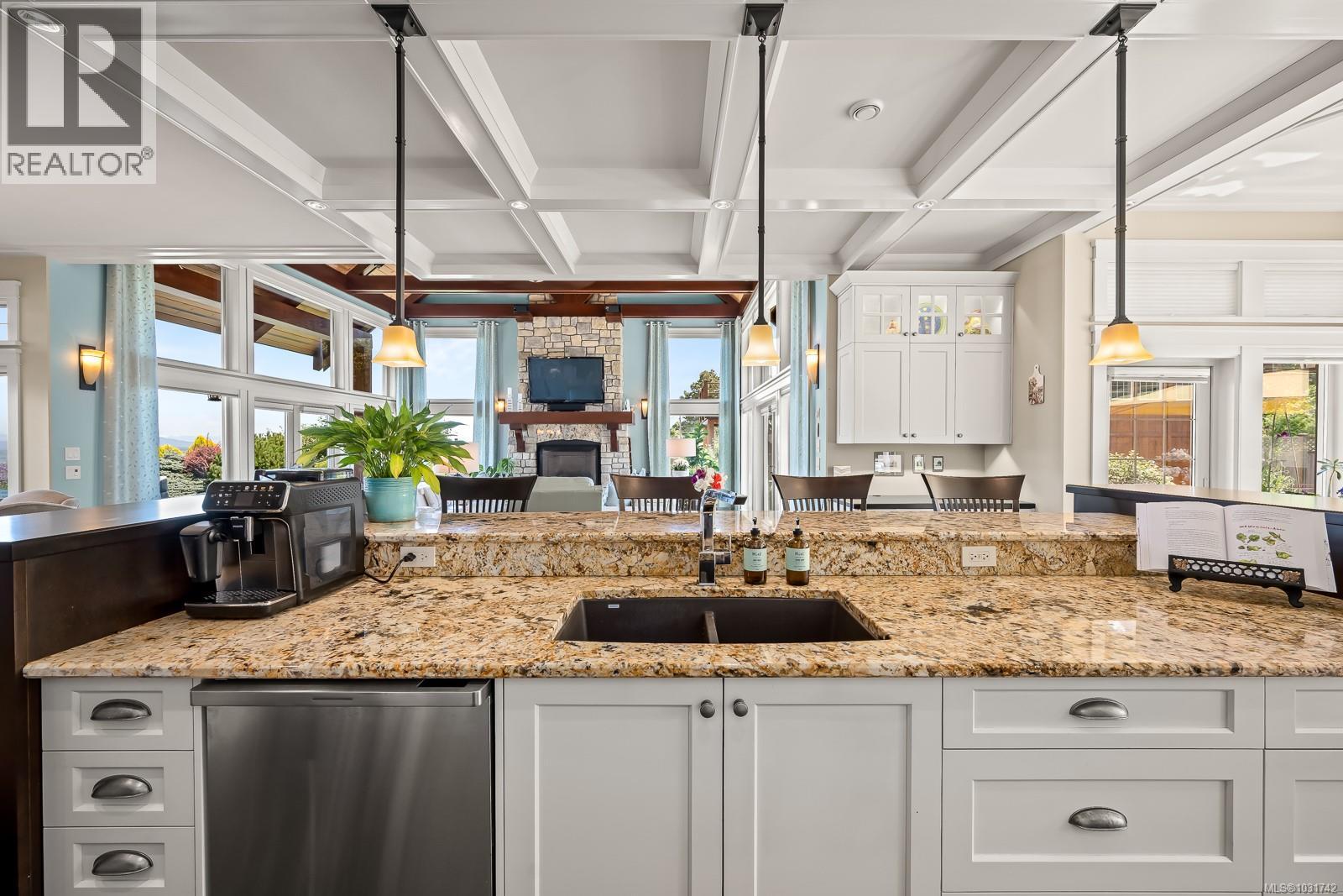 3943-3941 Marine Dr - 29