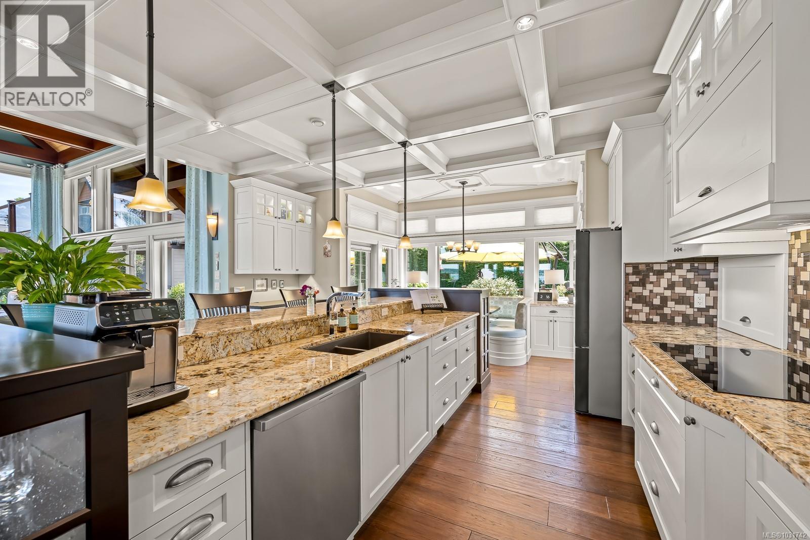 3943-3941 MARINE DR - 30